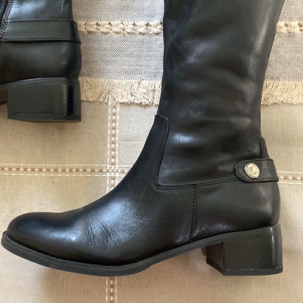 Franco sarto Black and Tan zippered boots size 6 - Picture 4 of 10